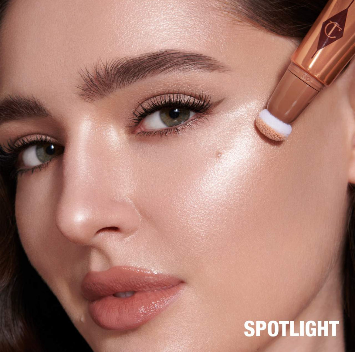 CHARLOTTE TILBURY- Iluminador Líquido ( Spotlight)