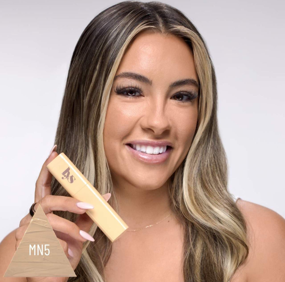 LYS- Skin Tint en barra. Tono: MN5